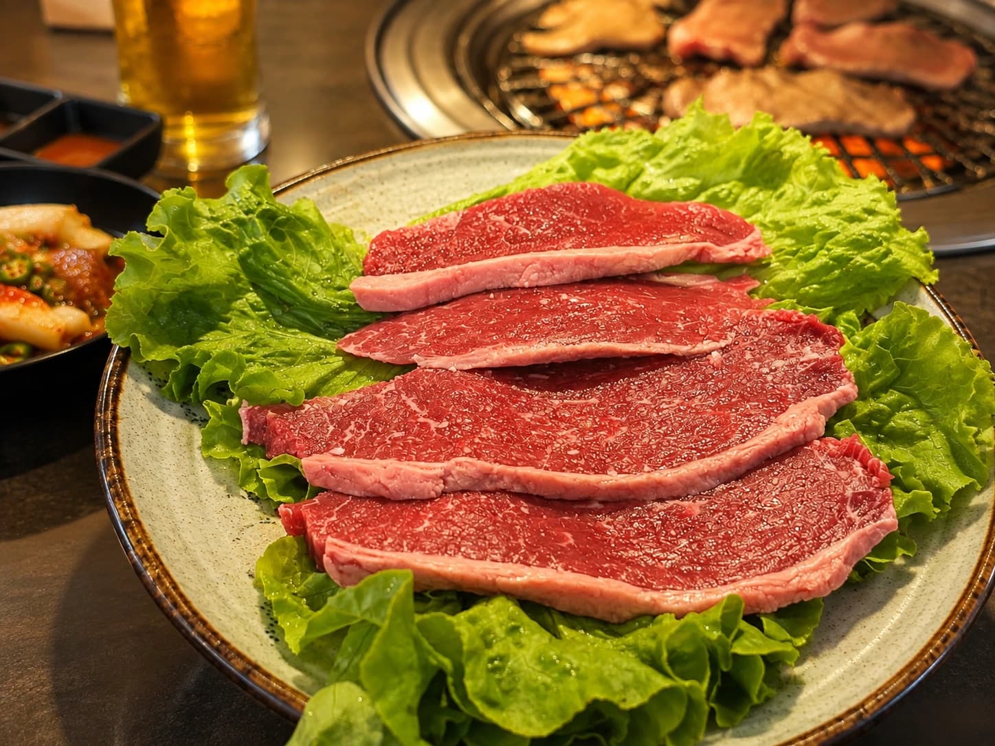 Cortes frescos de vaca prontos para churrasco coreano
